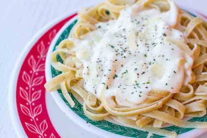 Alfredo sauce with cream cheese and heavy cream recipe