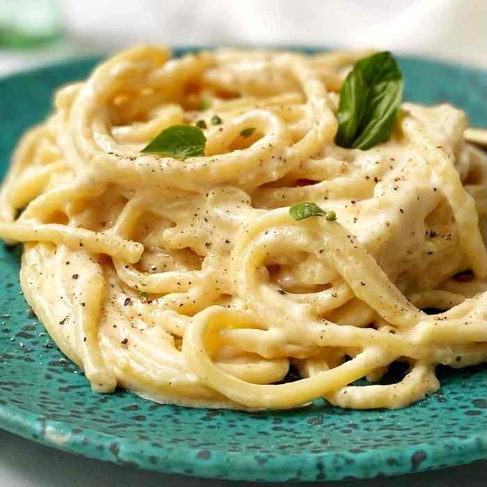 Alfredo sauce recipe homemade make recipes easy fresh food cheese cream sugarandsoul garlic famous visit pleasant assortment discovered surprises cruise