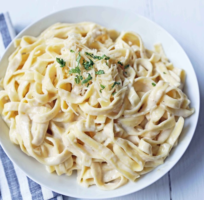 Alfredo sauce with cream cheese and heavy cream recipe