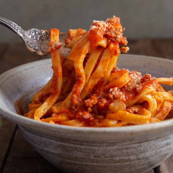 Bolognese sauce recipe fresh tomatoes